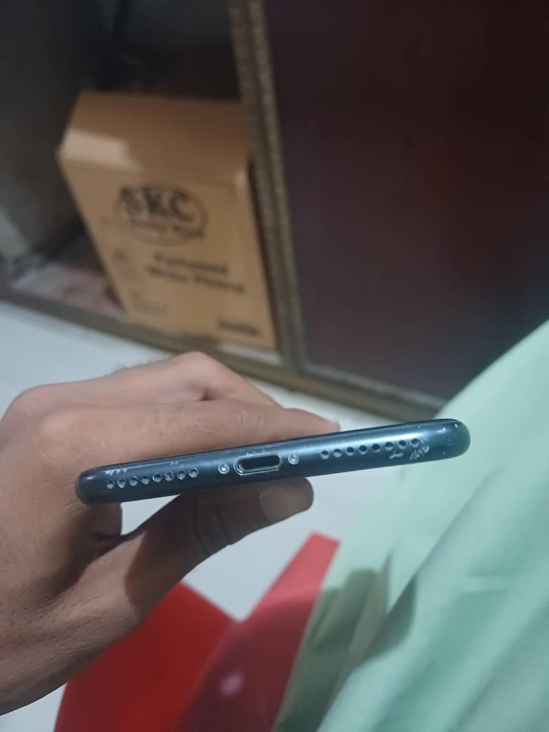 Apple iPhone 7 Plus 2