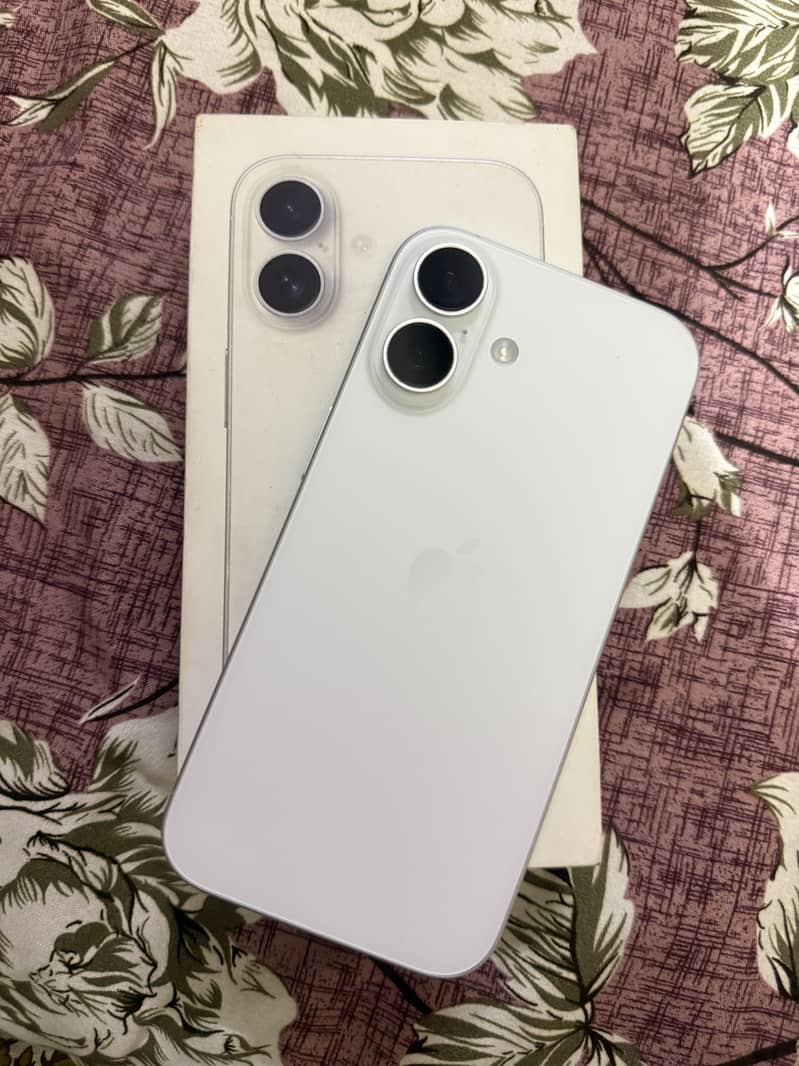 Apple iPhone 16 0