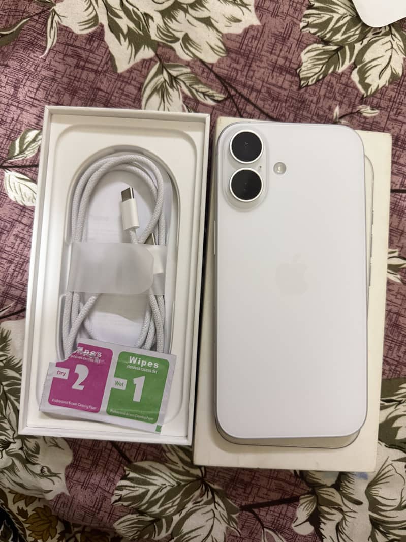 Apple iPhone 16 1