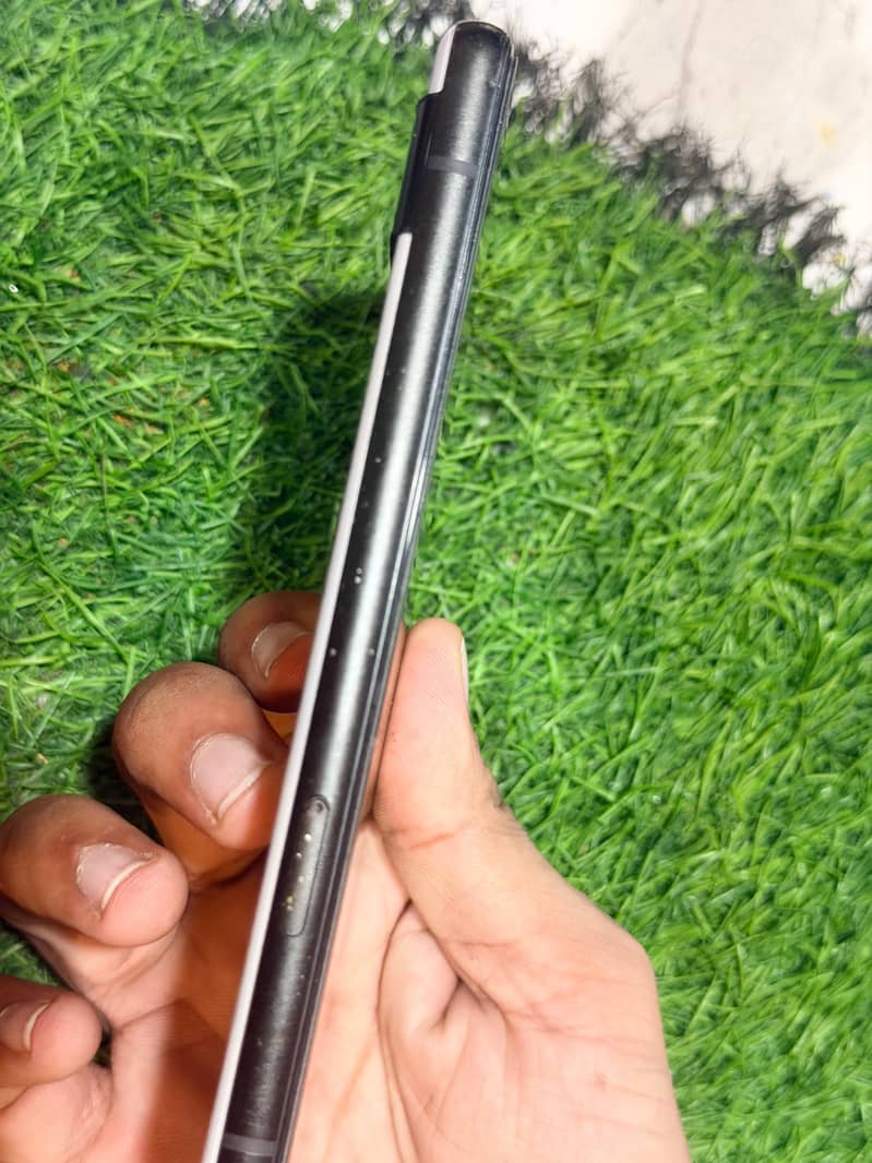 Google Pixel 6a 4