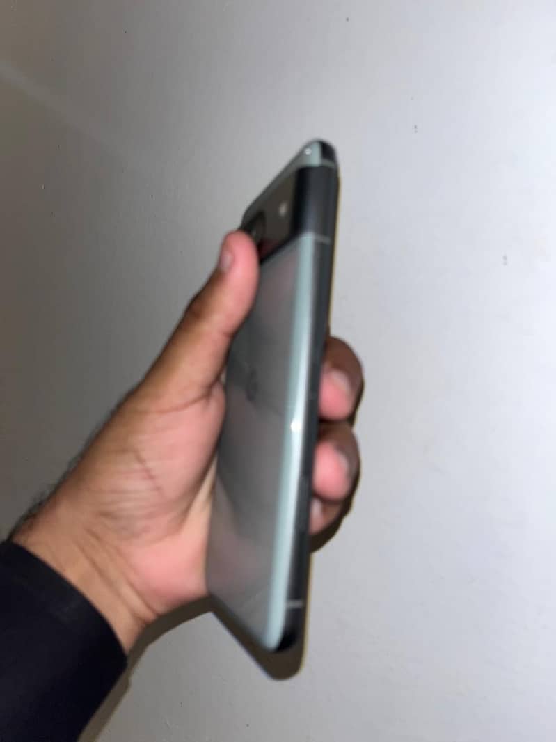 Google Pixel 8 2