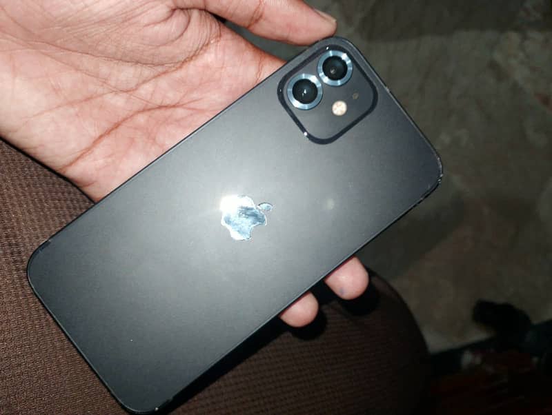 Apple iPhone 12 3