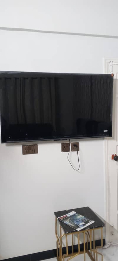 TCL led for sale 50inchs