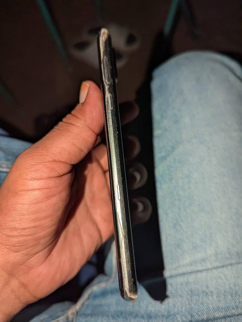 Sharp Aquos R3 1