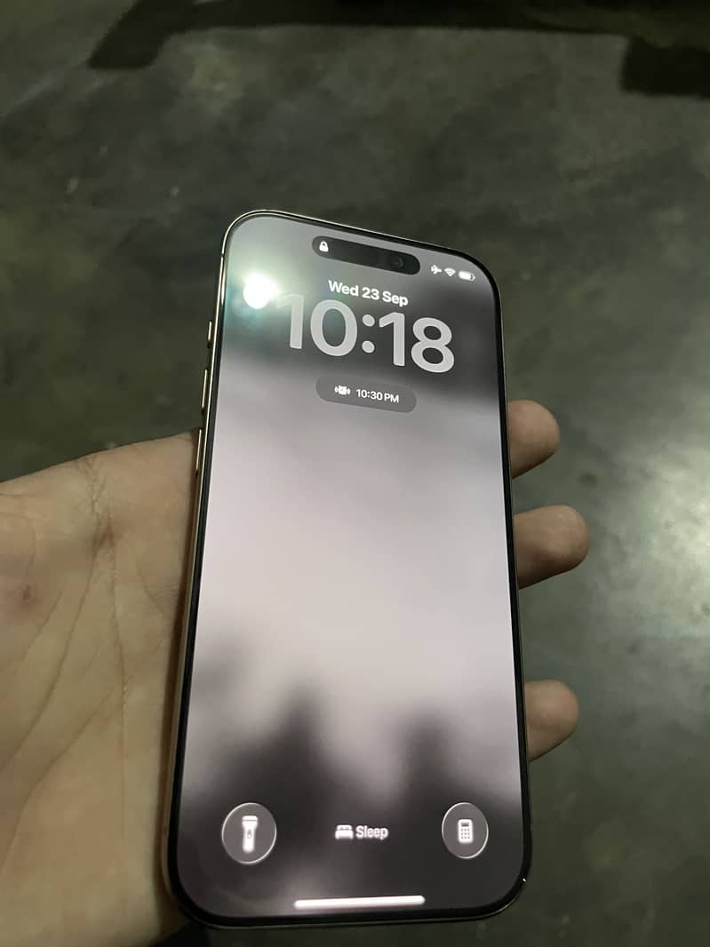 Apple iPhone 16 Pro 1