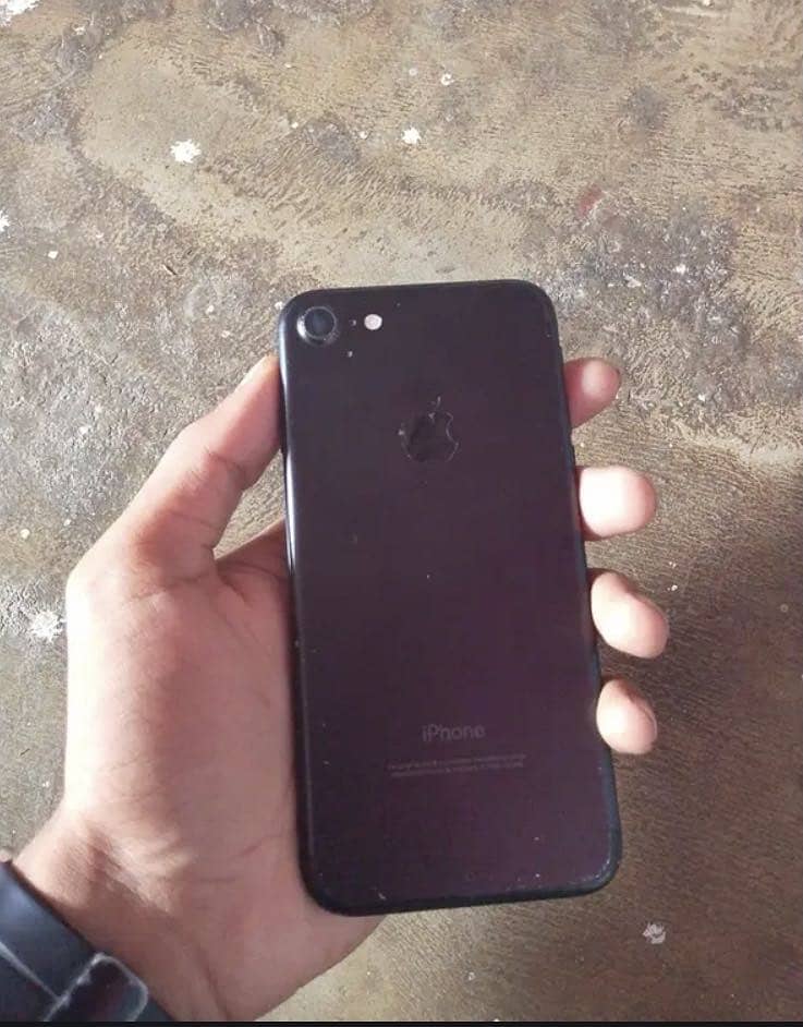 Apple iPhone 7 1
