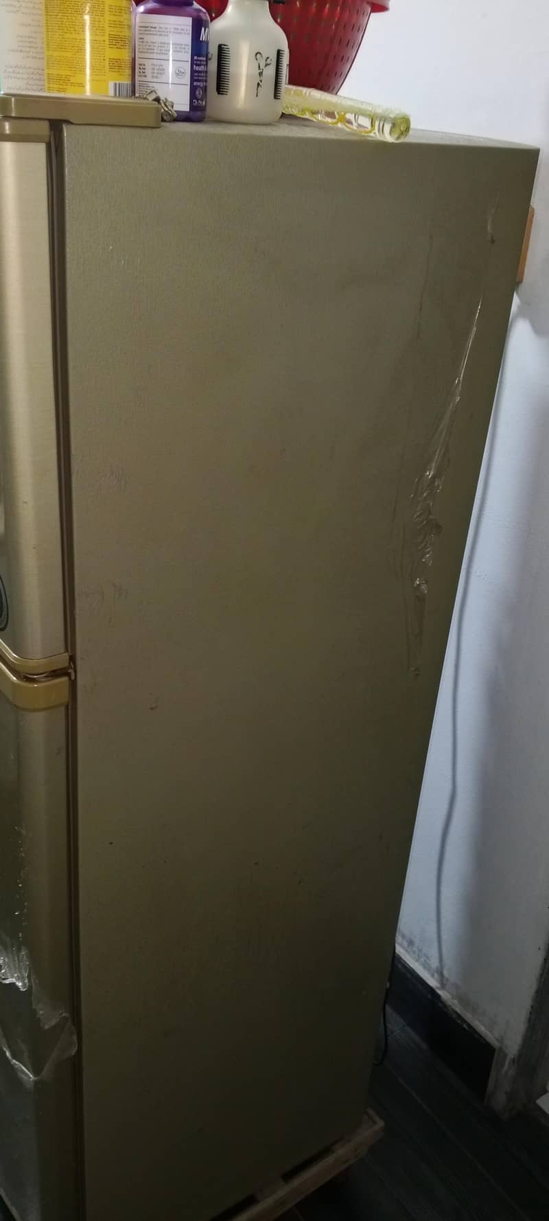 Dawlance Medium Size Fridge 2