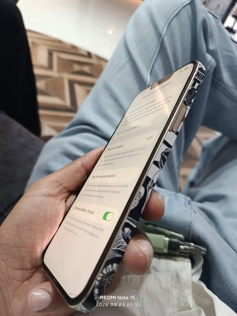 Apple iPhone 13 Pro Max 3