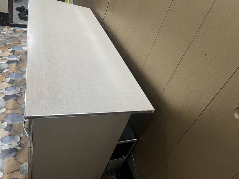 Computer table for sale 2