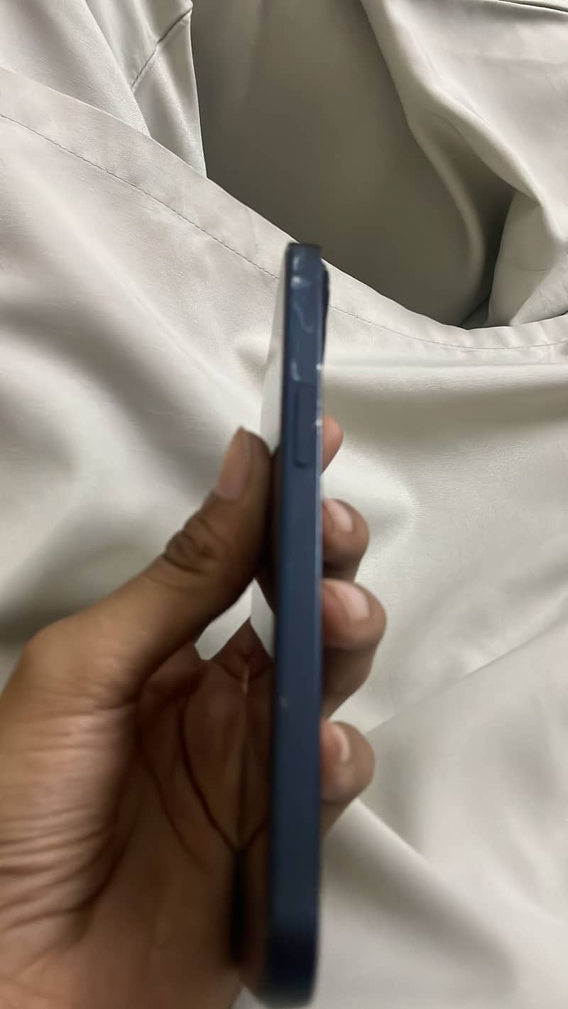 Apple iPhone 13 1