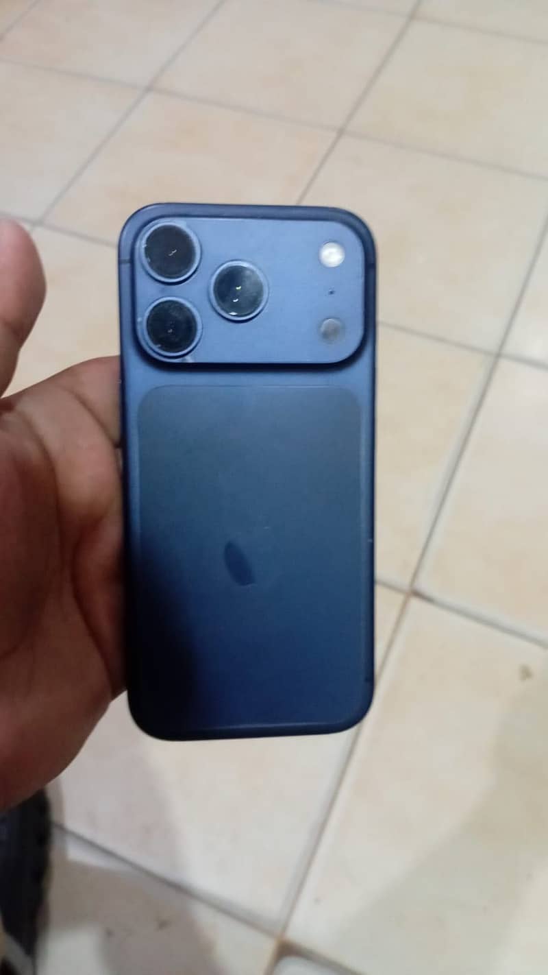 Apple iPhone 17 Pro 4