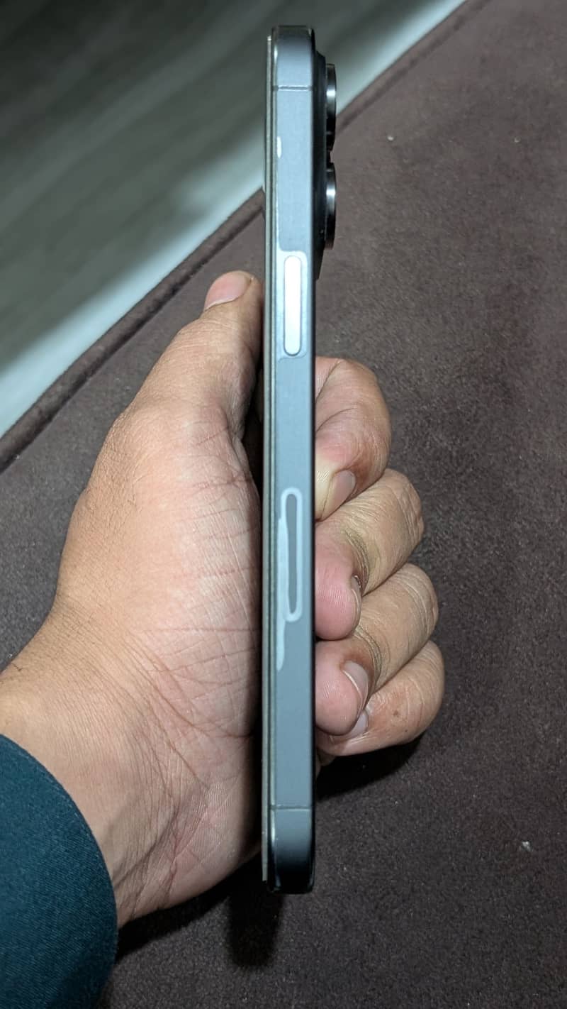 Apple iPhone 15 Pro Max 1