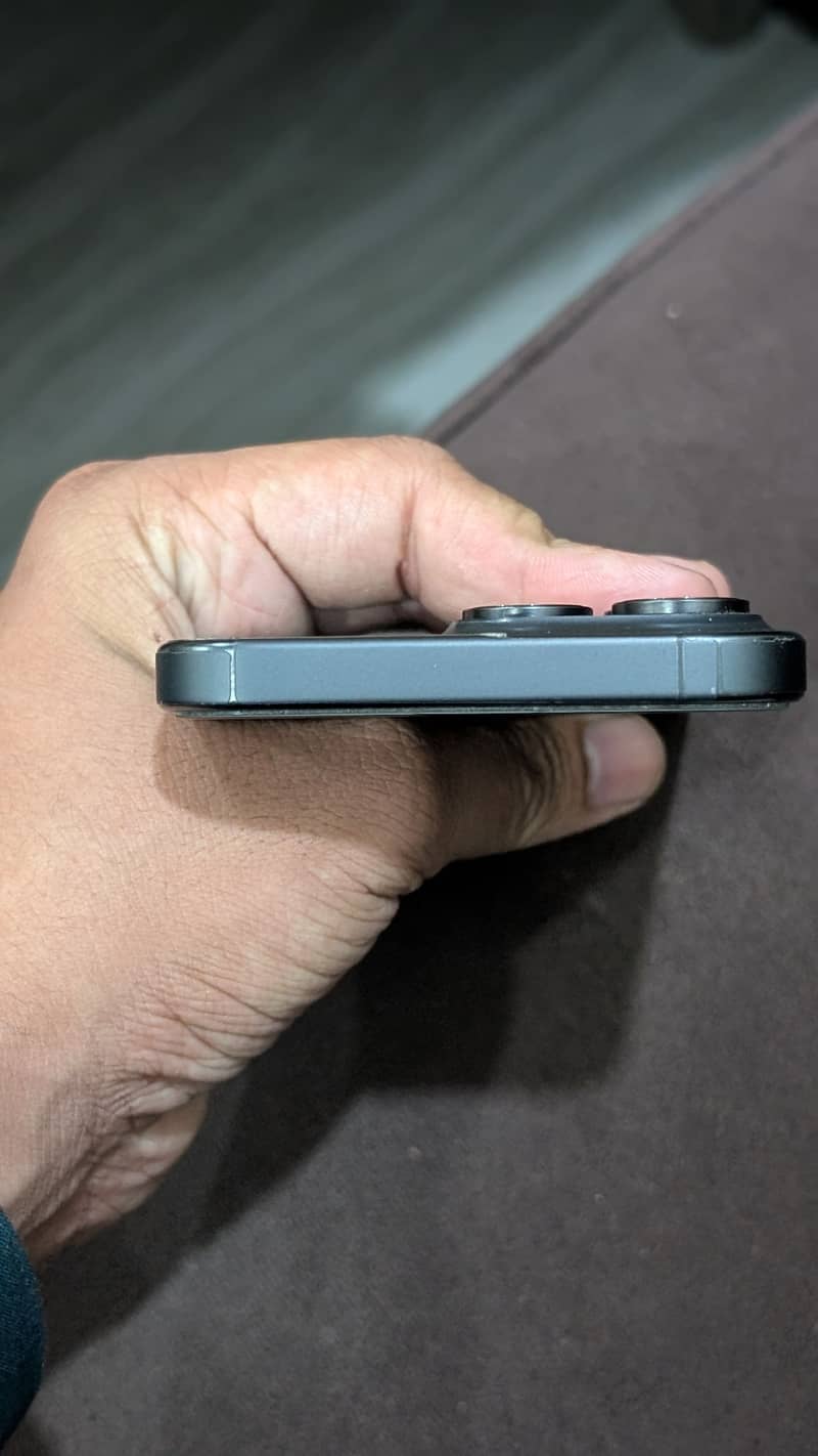 Apple iPhone 15 Pro Max 3