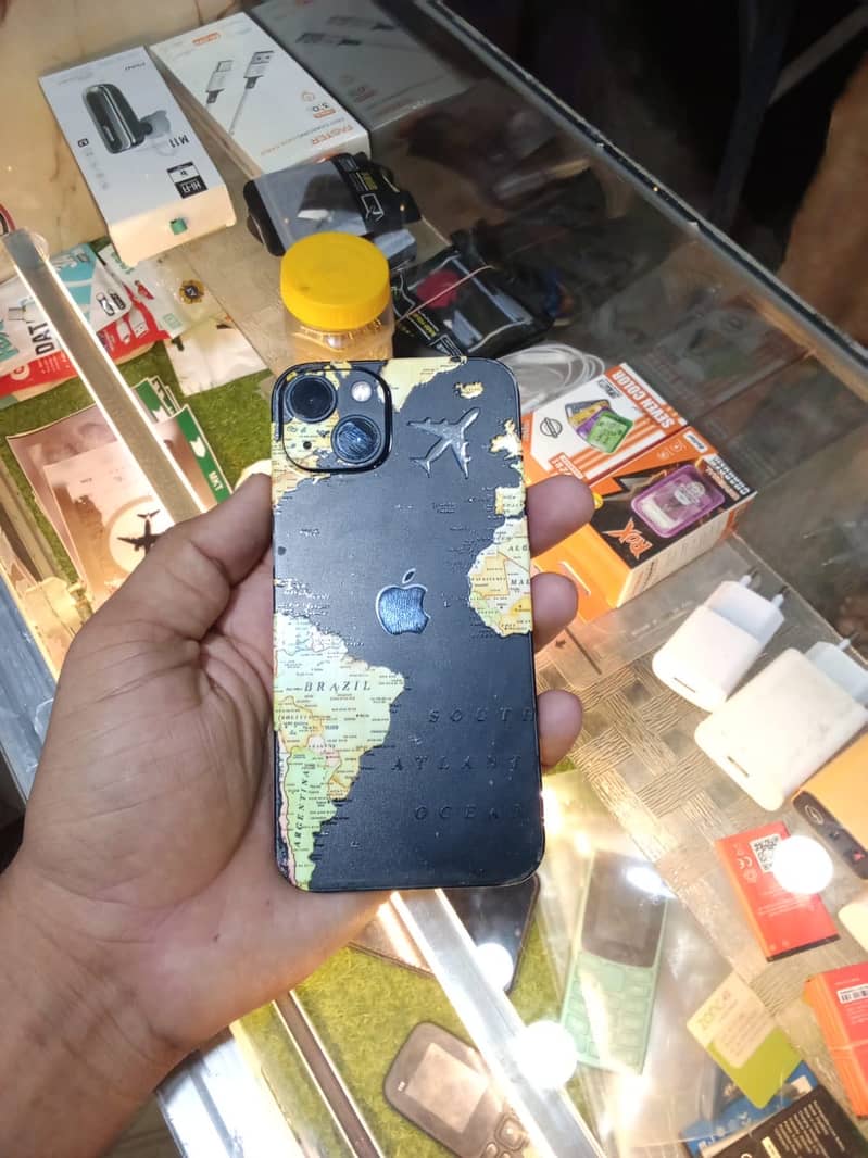 Apple iPhone 13 6