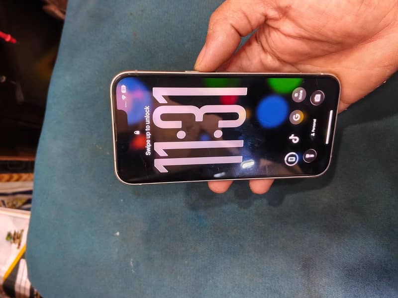 Apple iPhone 13 1