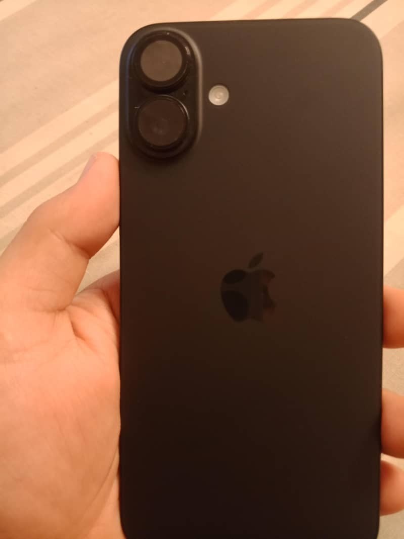 Apple iPhone 16 Plus 3