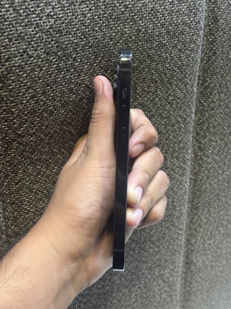 Apple iPhone 14 Pro 2