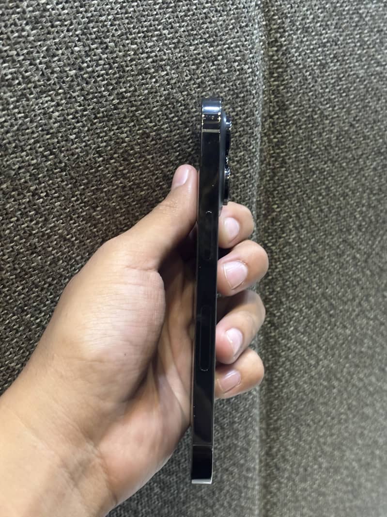 Apple iPhone 14 Pro 4
