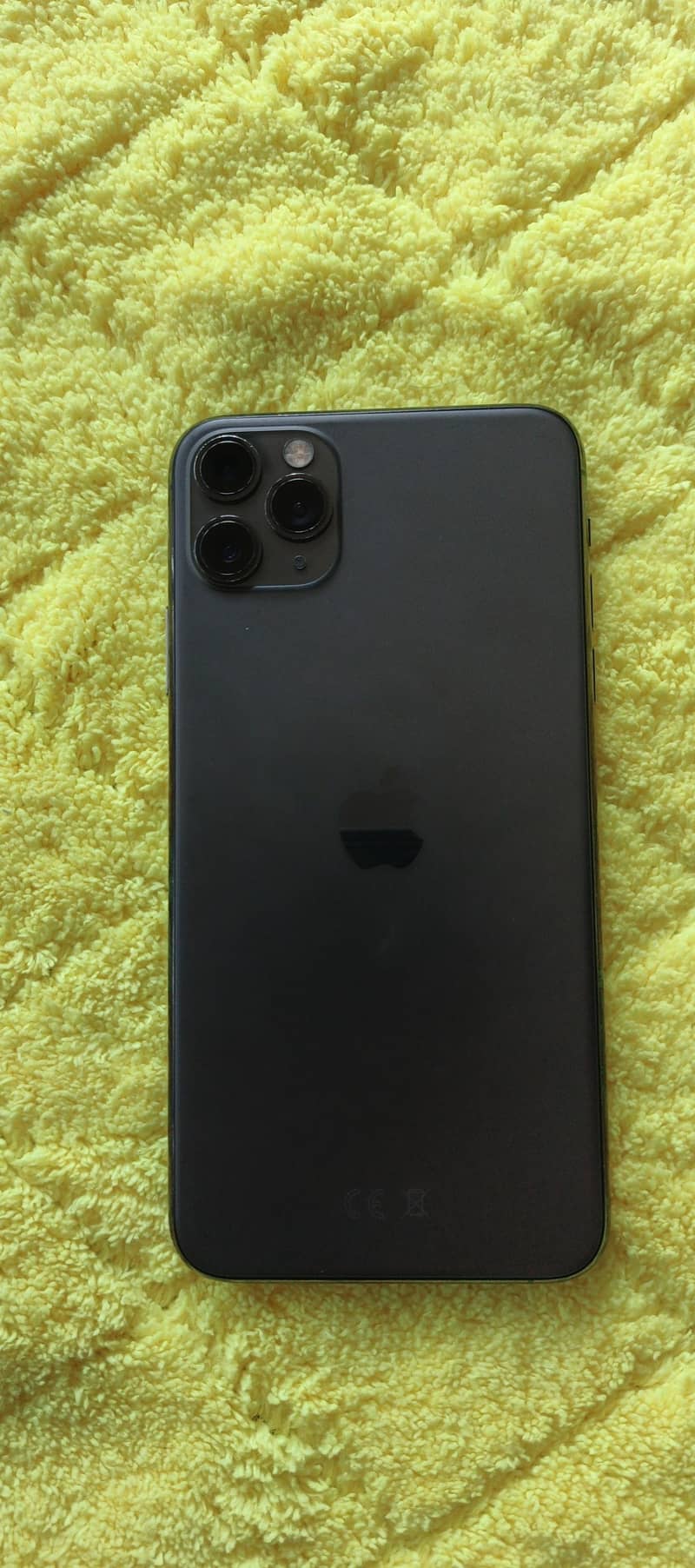 Apple iPhone XR 0
