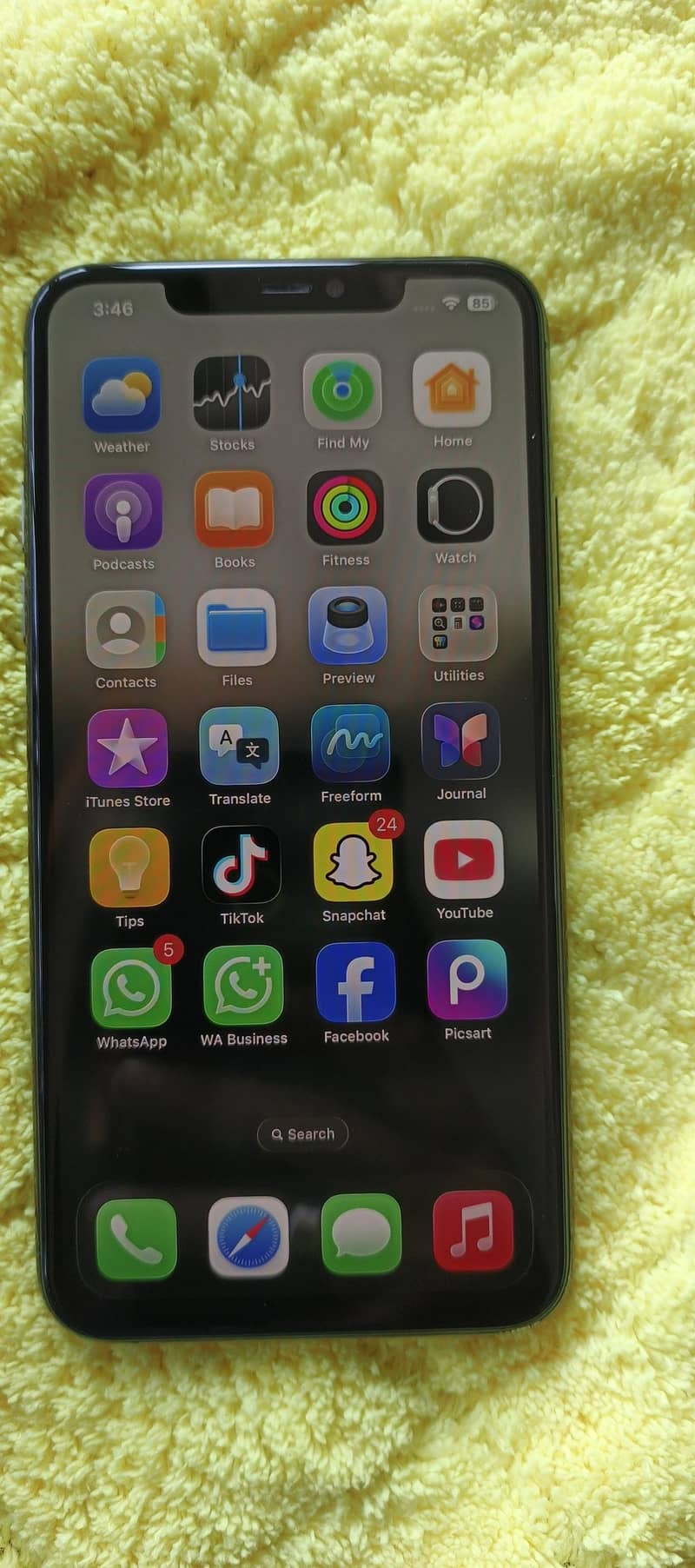 Apple iPhone XR 1