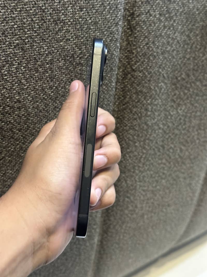 Apple iPhone 15 2
