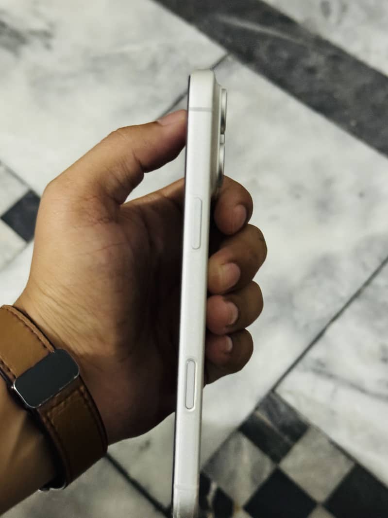 Apple iPhone 17 Pro Max 1