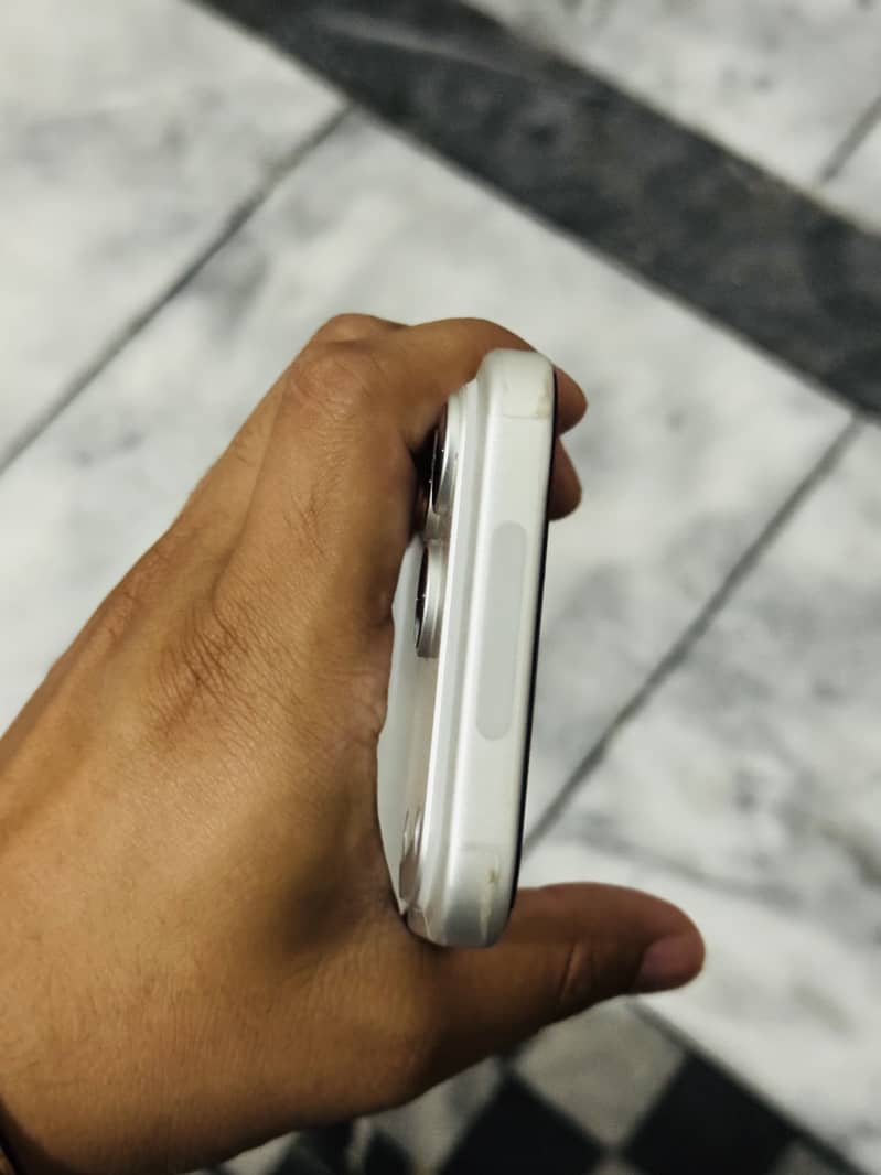 Apple iPhone 17 Pro Max 3