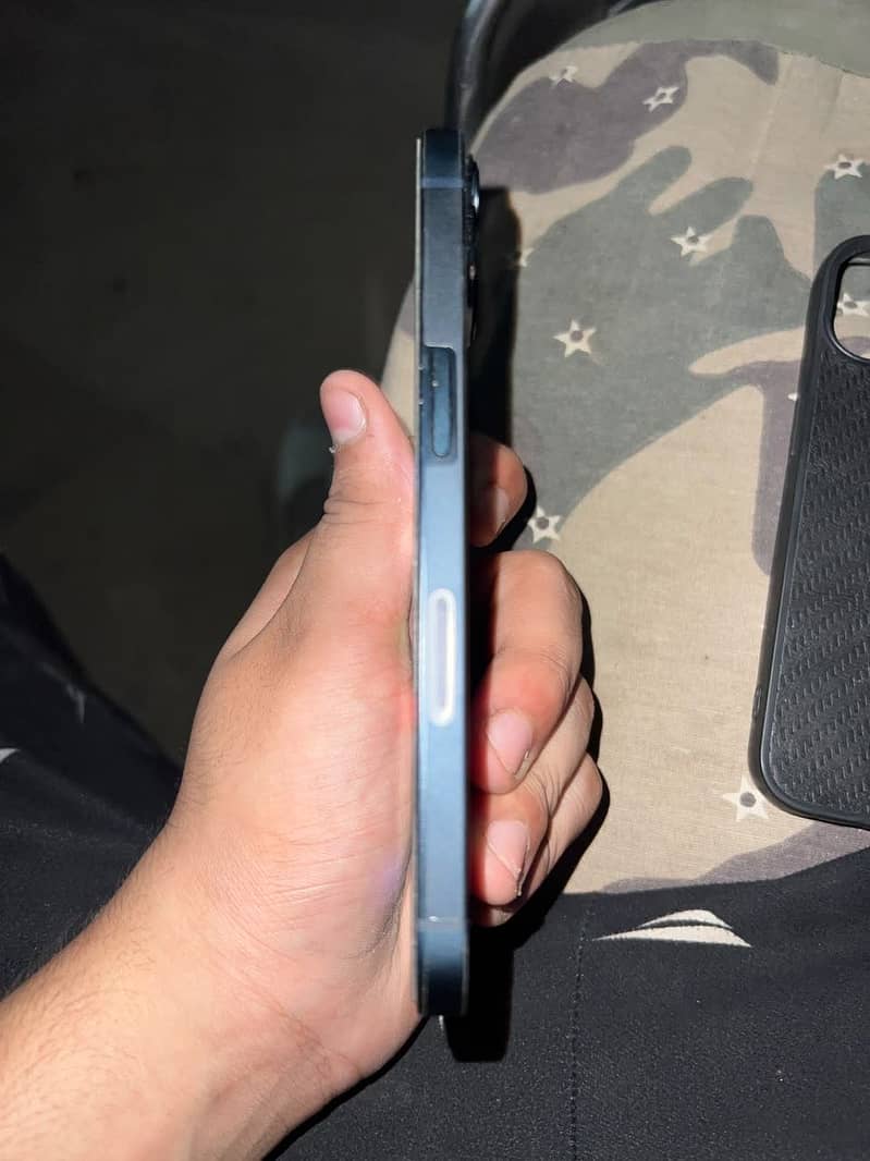 Apple iPhone 13 1
