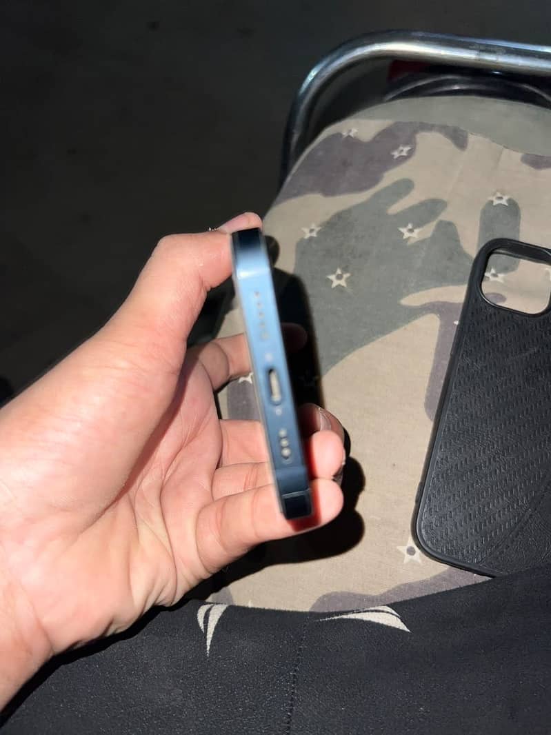 Apple iPhone 13 6