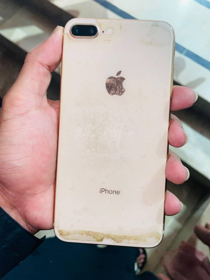 Apple iPhone 8 Plus 4