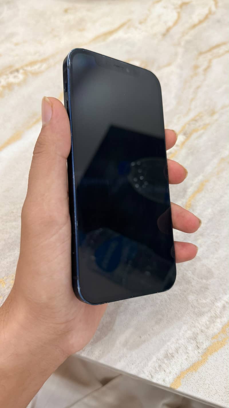 Apple iPhone 12 2