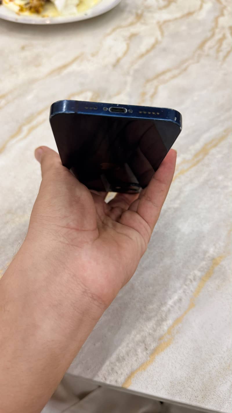 Apple iPhone 12 7