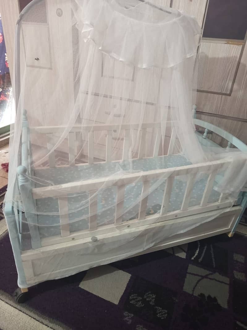 Baby cot 3
