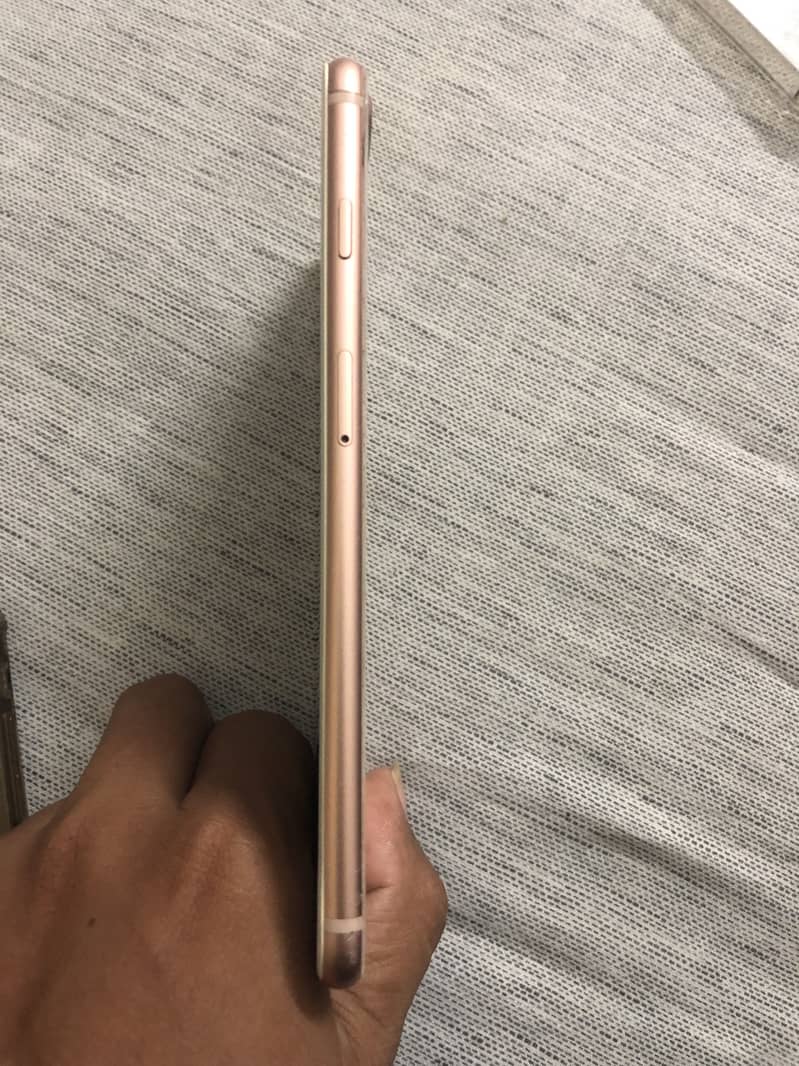 Apple iPhone 8 Plus 2