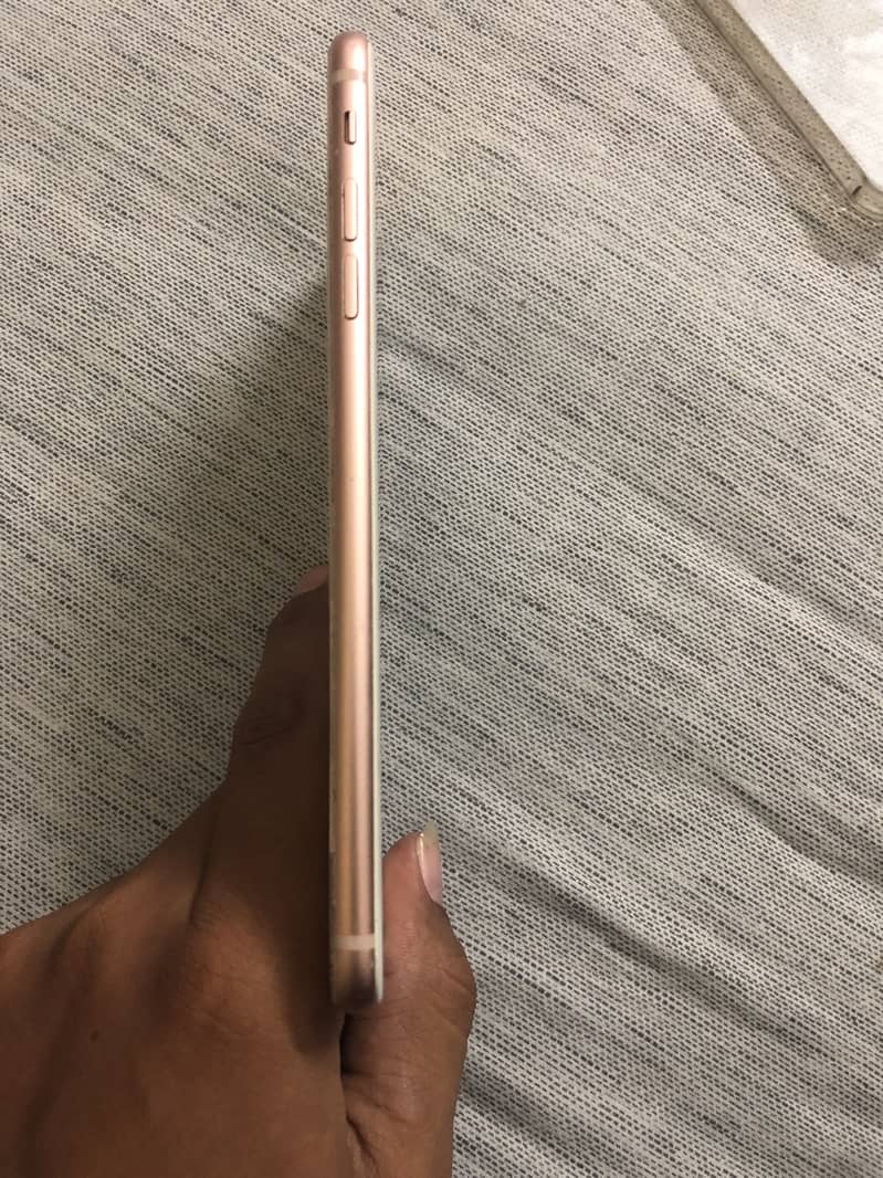 Apple iPhone 8 Plus 3