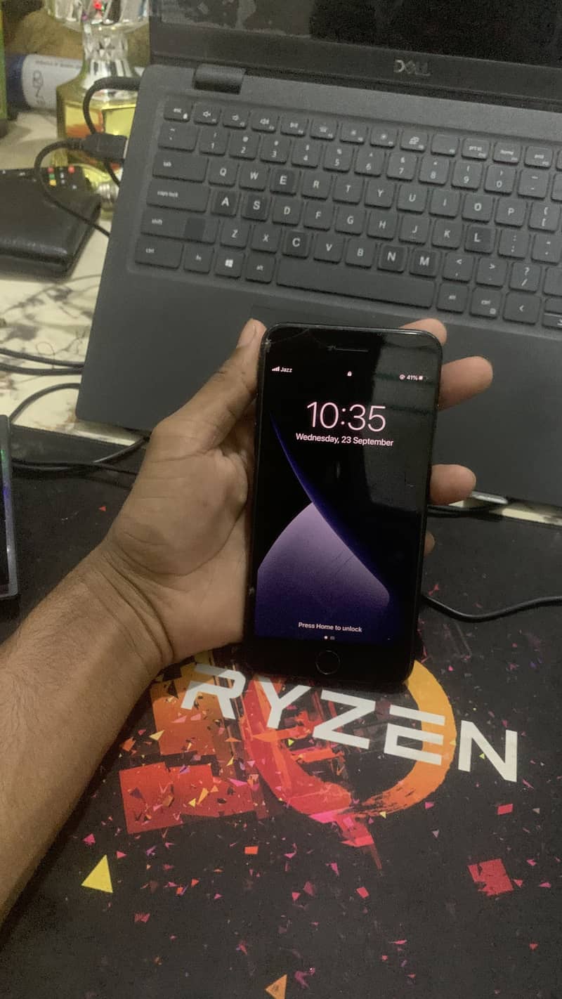 Apple iPhone 7 Plus 3
