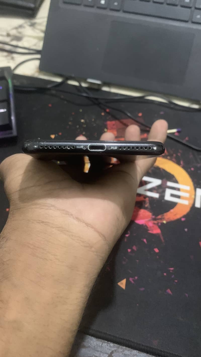 Apple iPhone 7 Plus 4