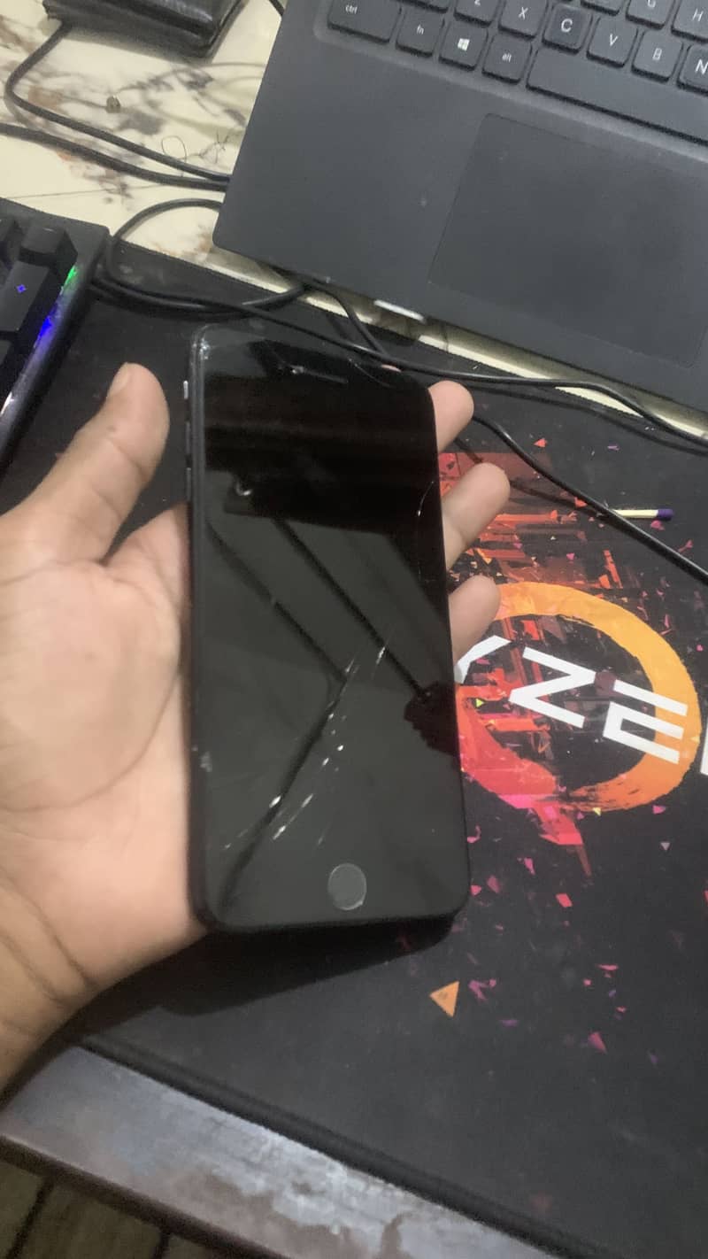 Apple iPhone 7 Plus 5