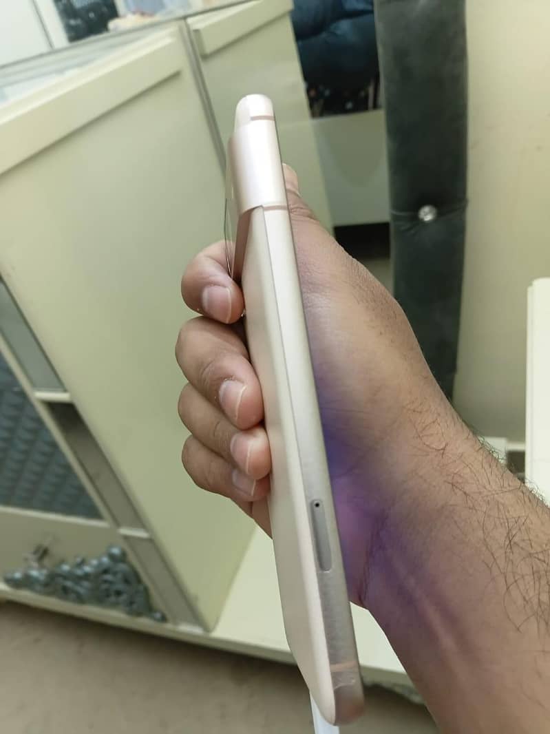 Google Pixel 8 2