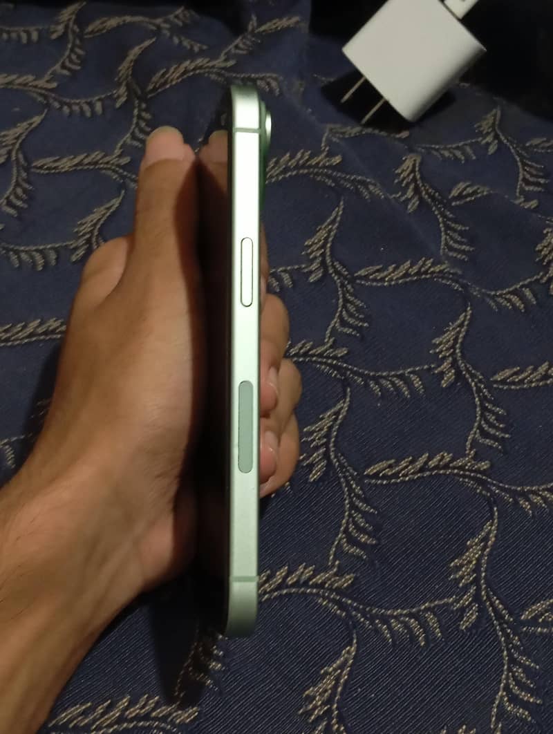 Apple iPhone 15 3