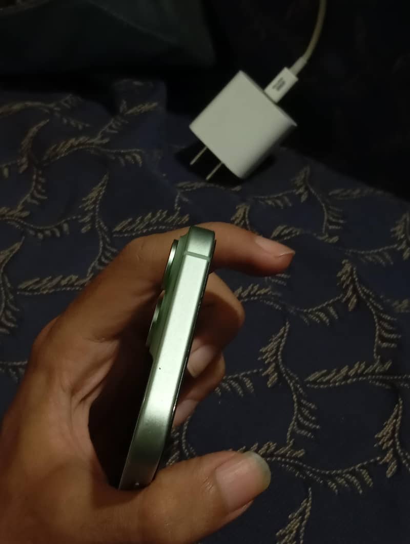 Apple iPhone 15 5