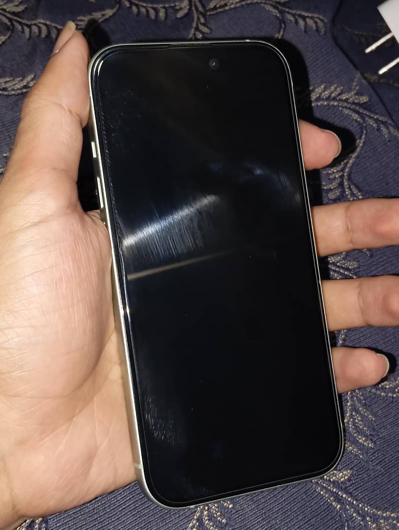 Apple iPhone 15 6
