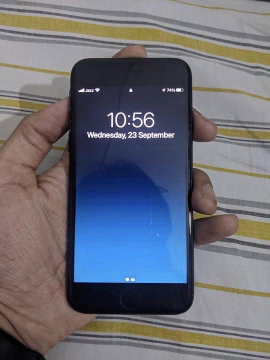 Apple iPhone 7 2