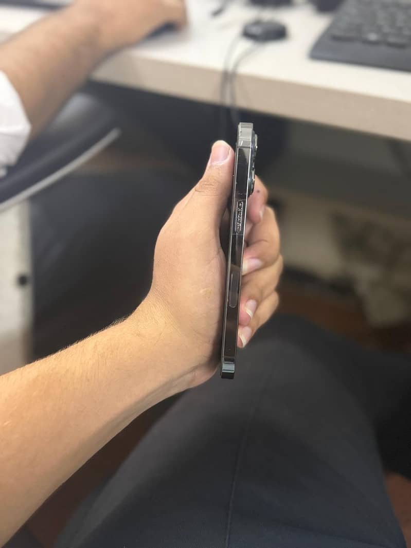 Apple iPhone 13 Pro 3