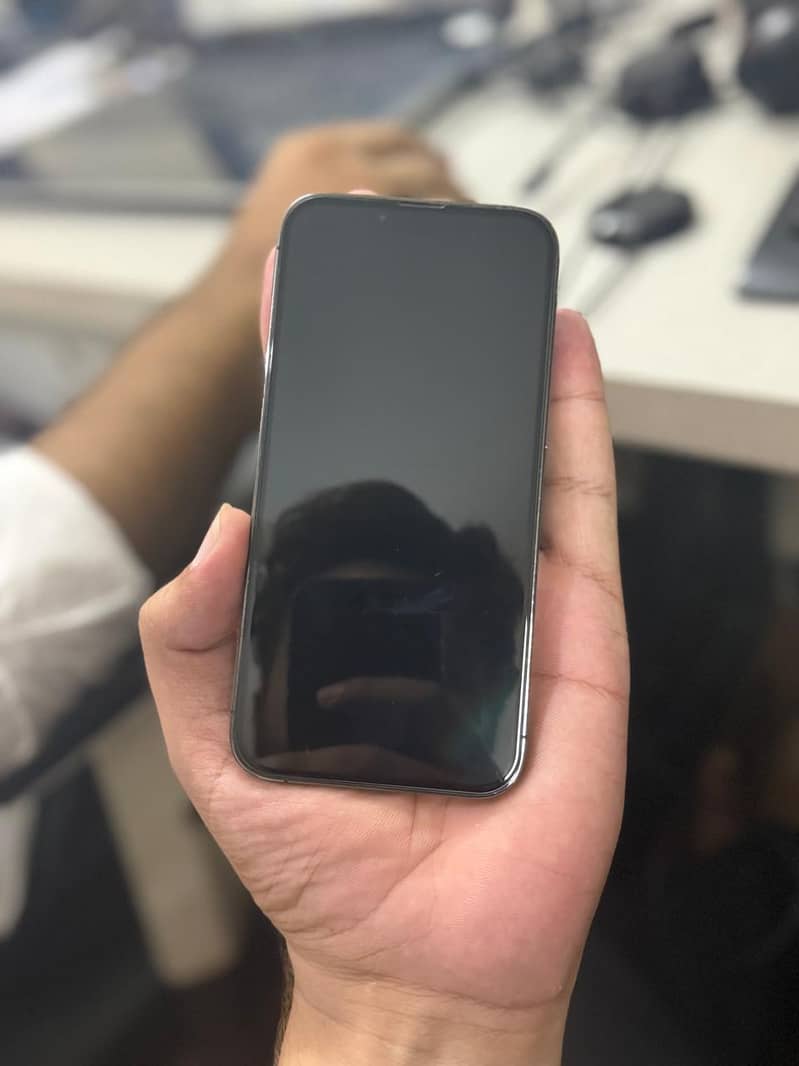 Apple iPhone 13 Pro 4
