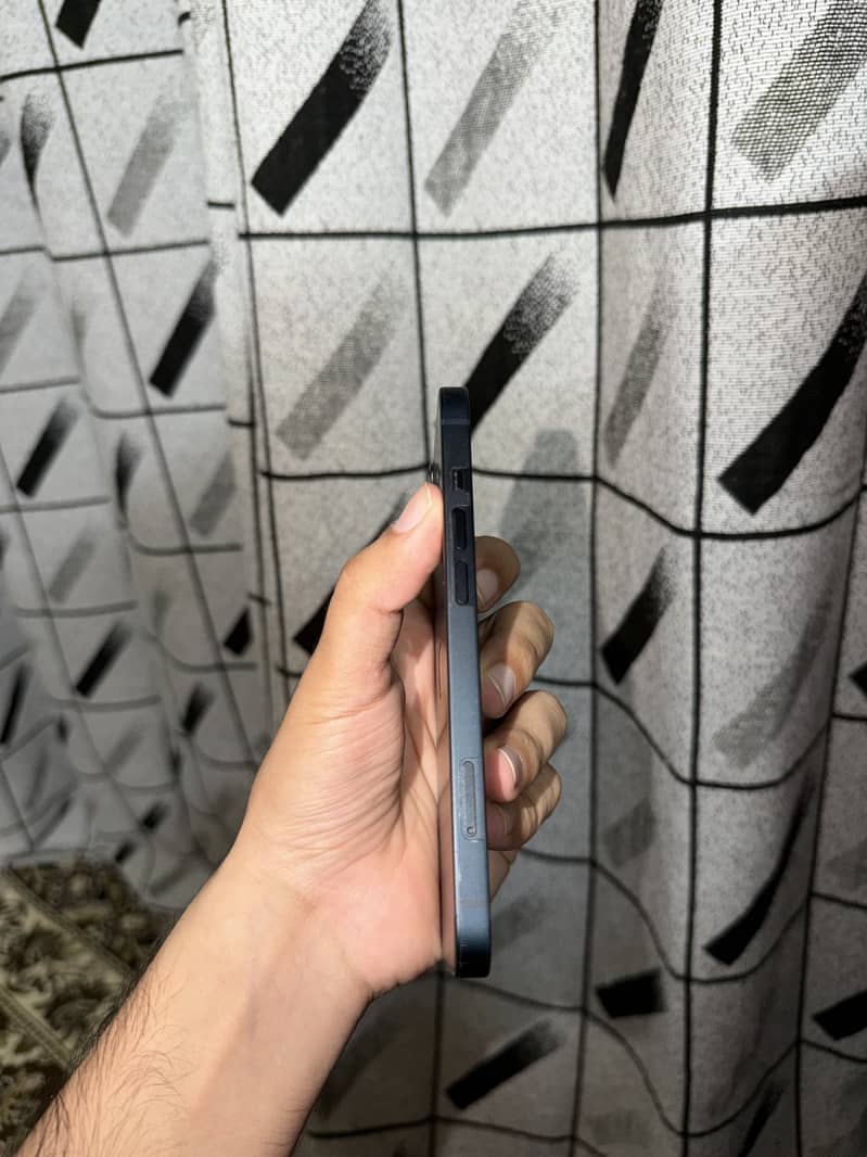 Apple iPhone 13 1