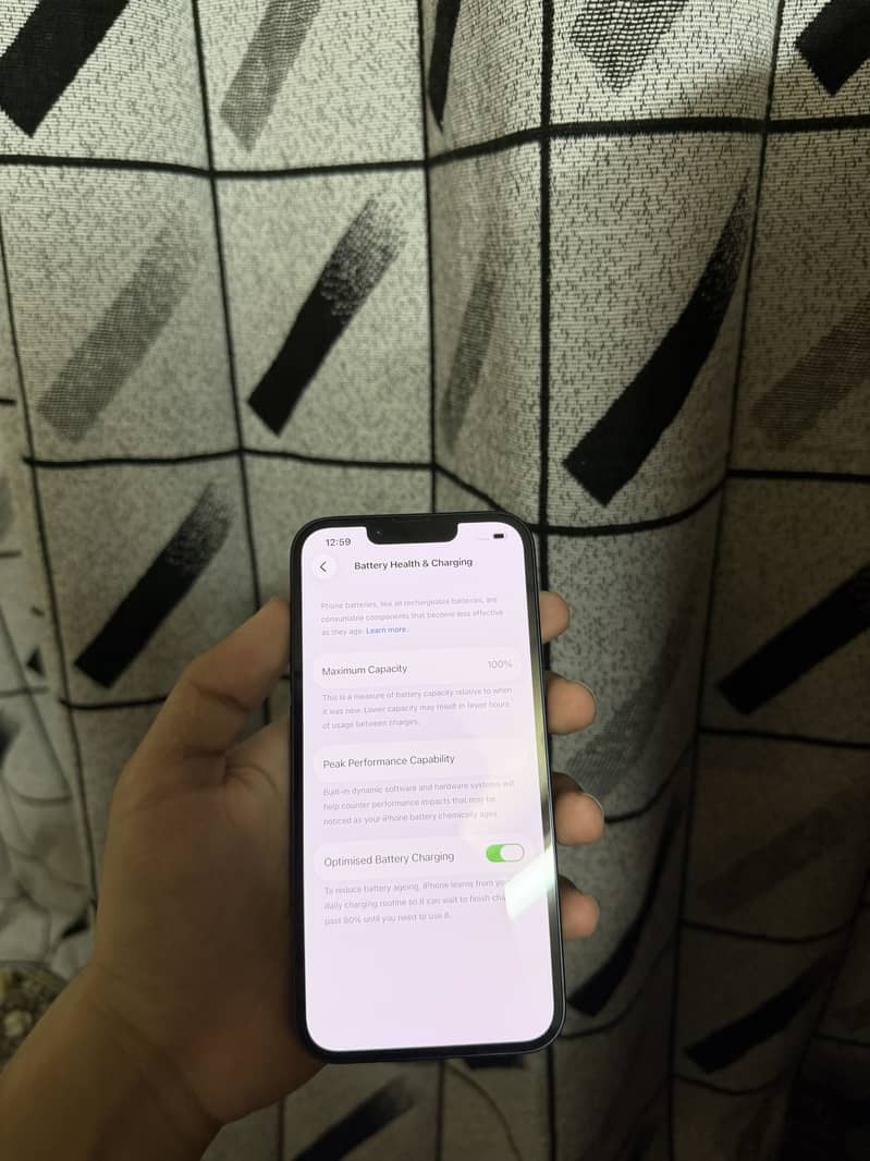 Apple iPhone 13 6