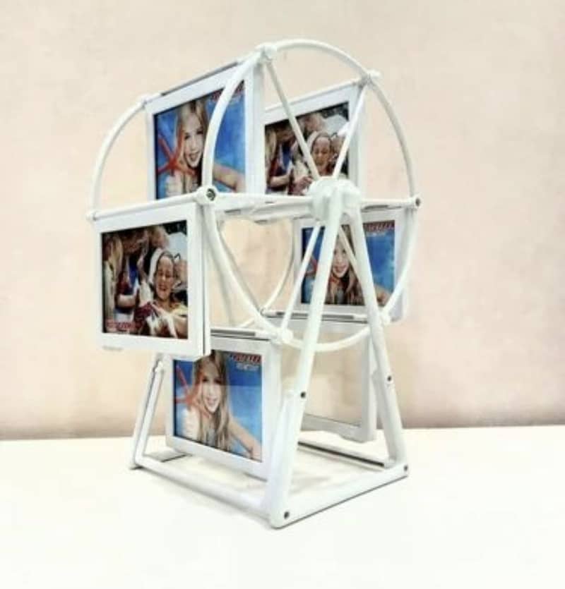 Rotating photo frames 0