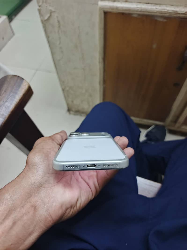 Apple iPhone 17 Pro Max 1