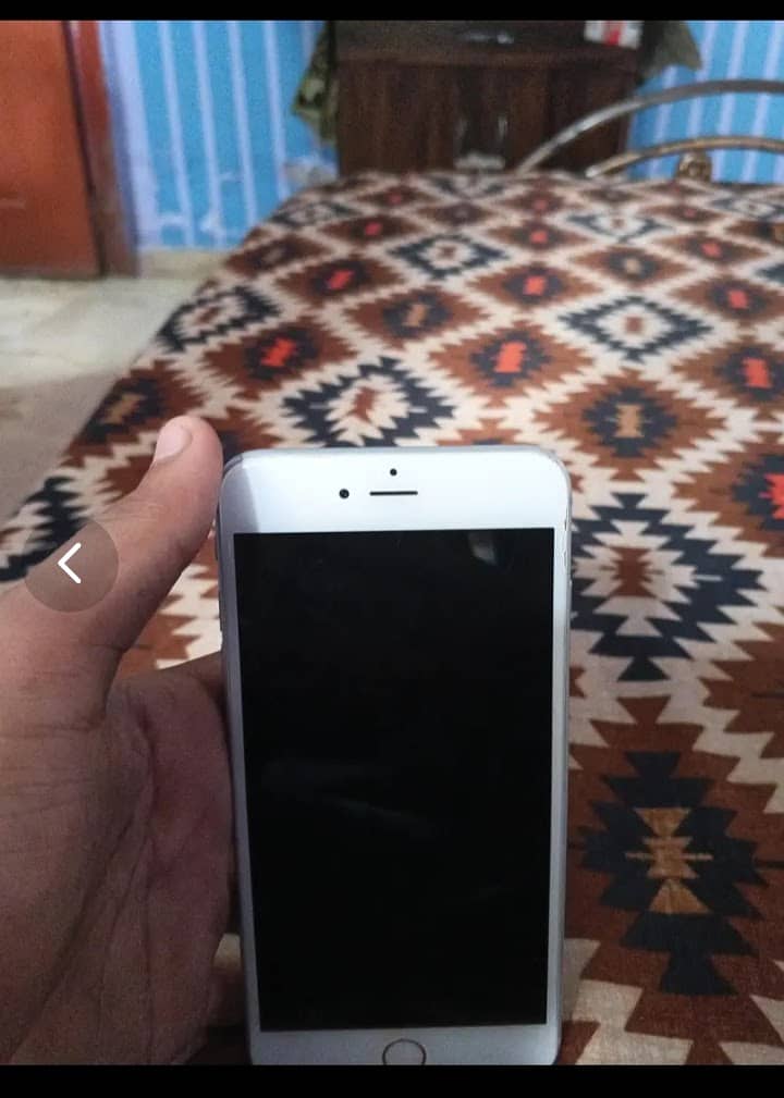 Apple iPhone 6 Plus 0